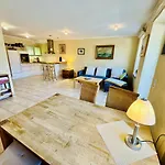 Captains Lounge