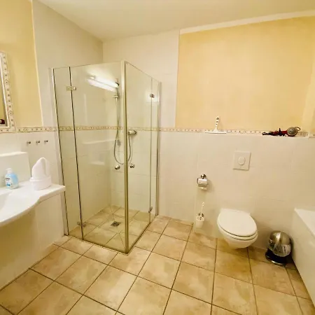 Captains Lounge Apartment *